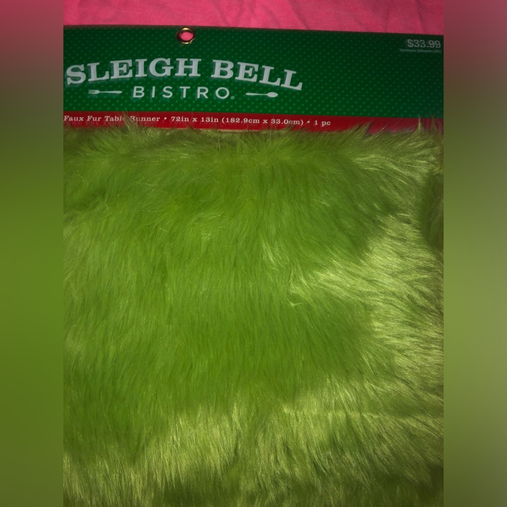 🎄 the GRINCH faux fur table runner